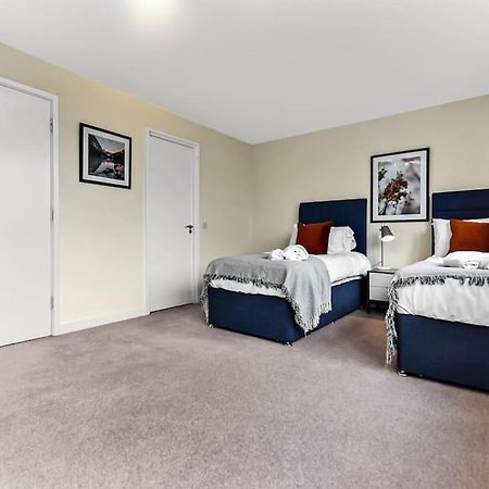 Large Group & Contractor Booking! Duplex W/Parking Milton Keynes Zewnętrze zdjęcie