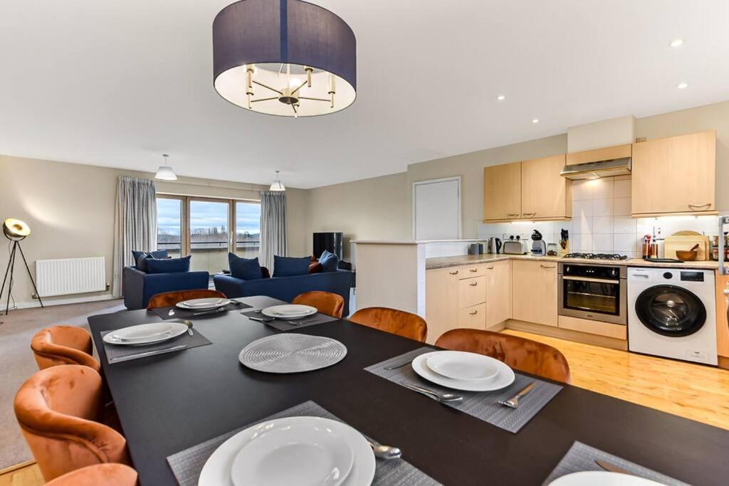 Large Group & Contractor Booking! Duplex W/Parking Milton Keynes Zewnętrze zdjęcie