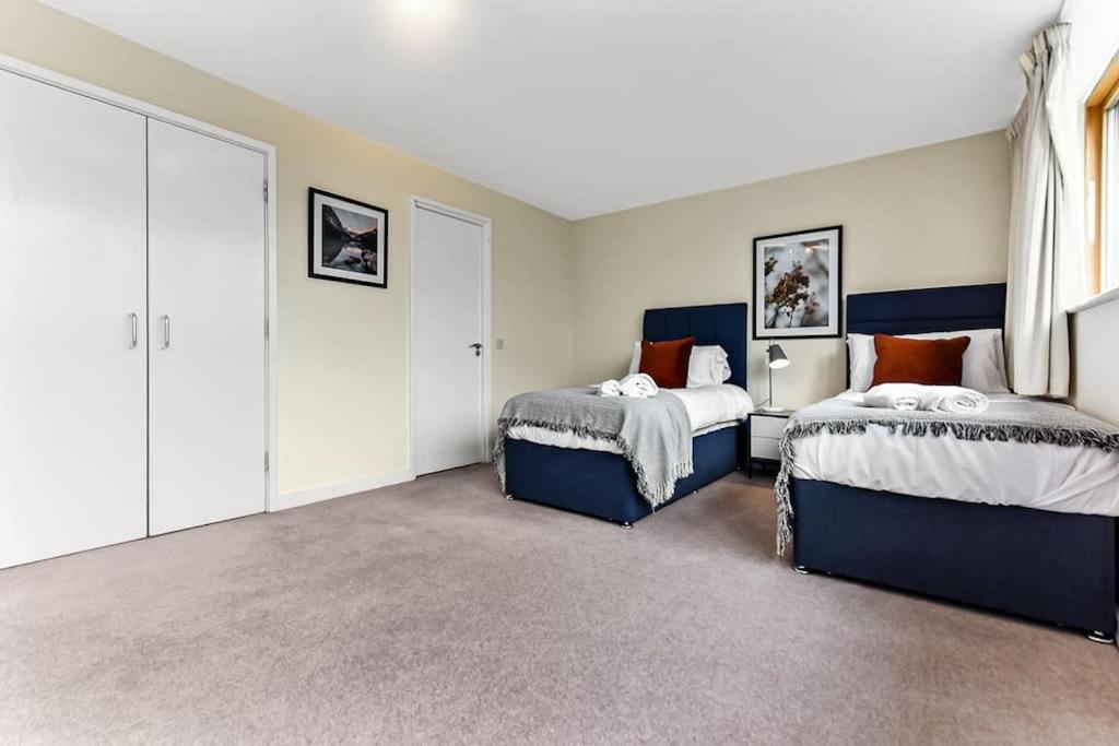 Large Group & Contractor Booking! Duplex W/Parking Milton Keynes Zewnętrze zdjęcie