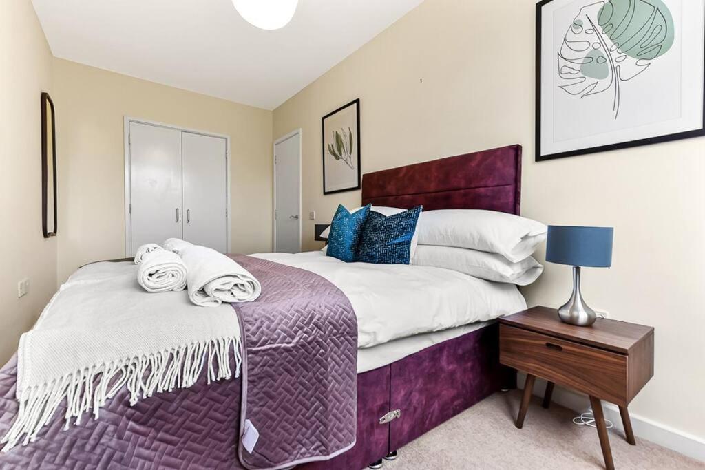 Large Group & Contractor Booking! Duplex W/Parking Milton Keynes Zewnętrze zdjęcie