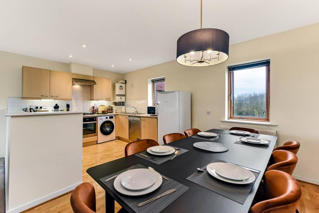 Large Group & Contractor Booking! Duplex W/Parking Milton Keynes Zewnętrze zdjęcie