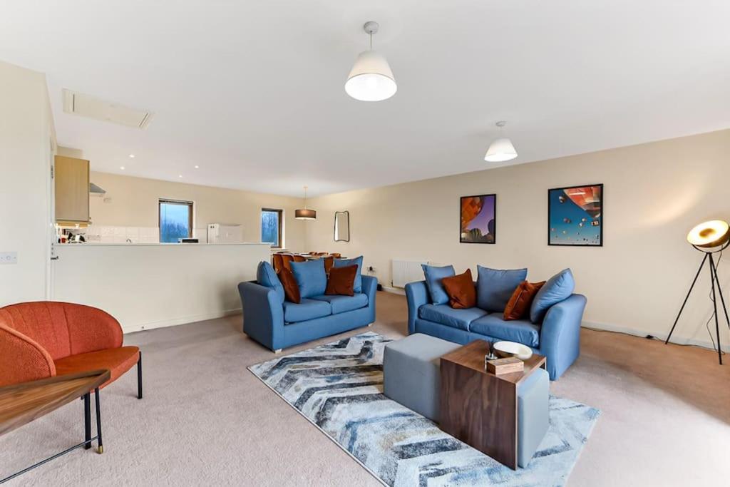 Large Group & Contractor Booking! Duplex W/Parking Milton Keynes Zewnętrze zdjęcie