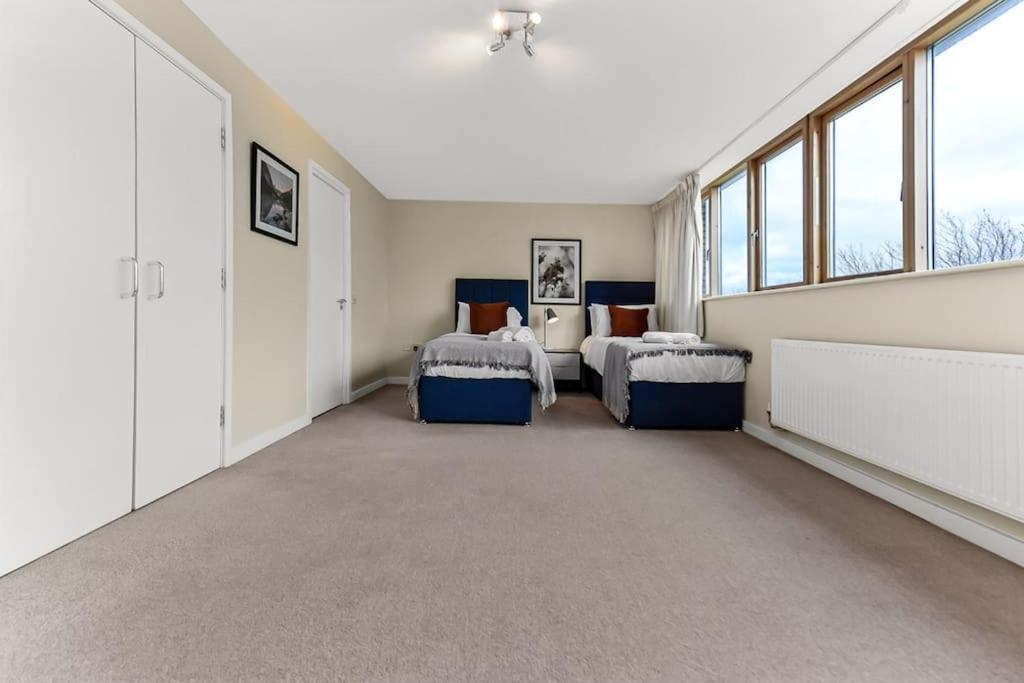 Large Group & Contractor Booking! Duplex W/Parking Milton Keynes Zewnętrze zdjęcie