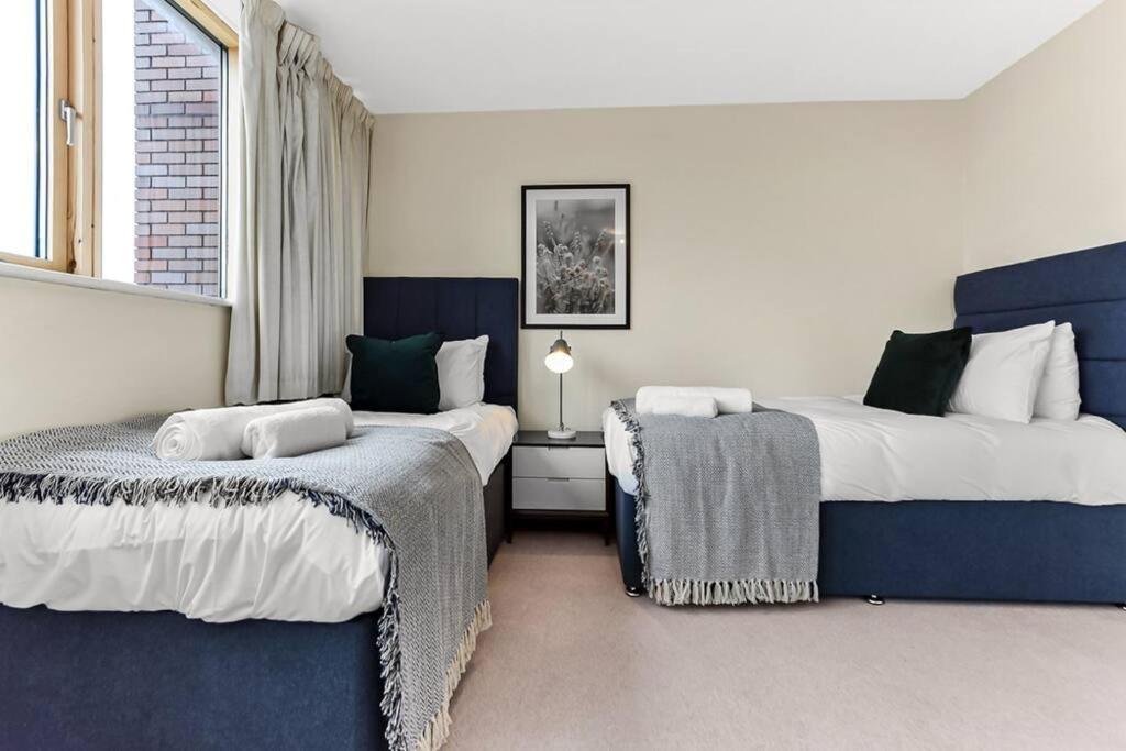 Large Group & Contractor Booking! Duplex W/Parking Milton Keynes Zewnętrze zdjęcie
